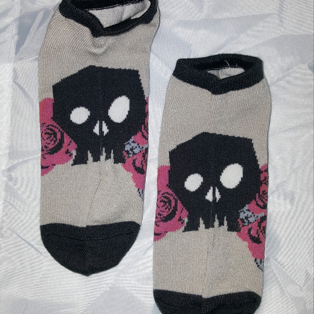 FREE w $15 bundle. Socks, 'Nightmare Before Christmas'
